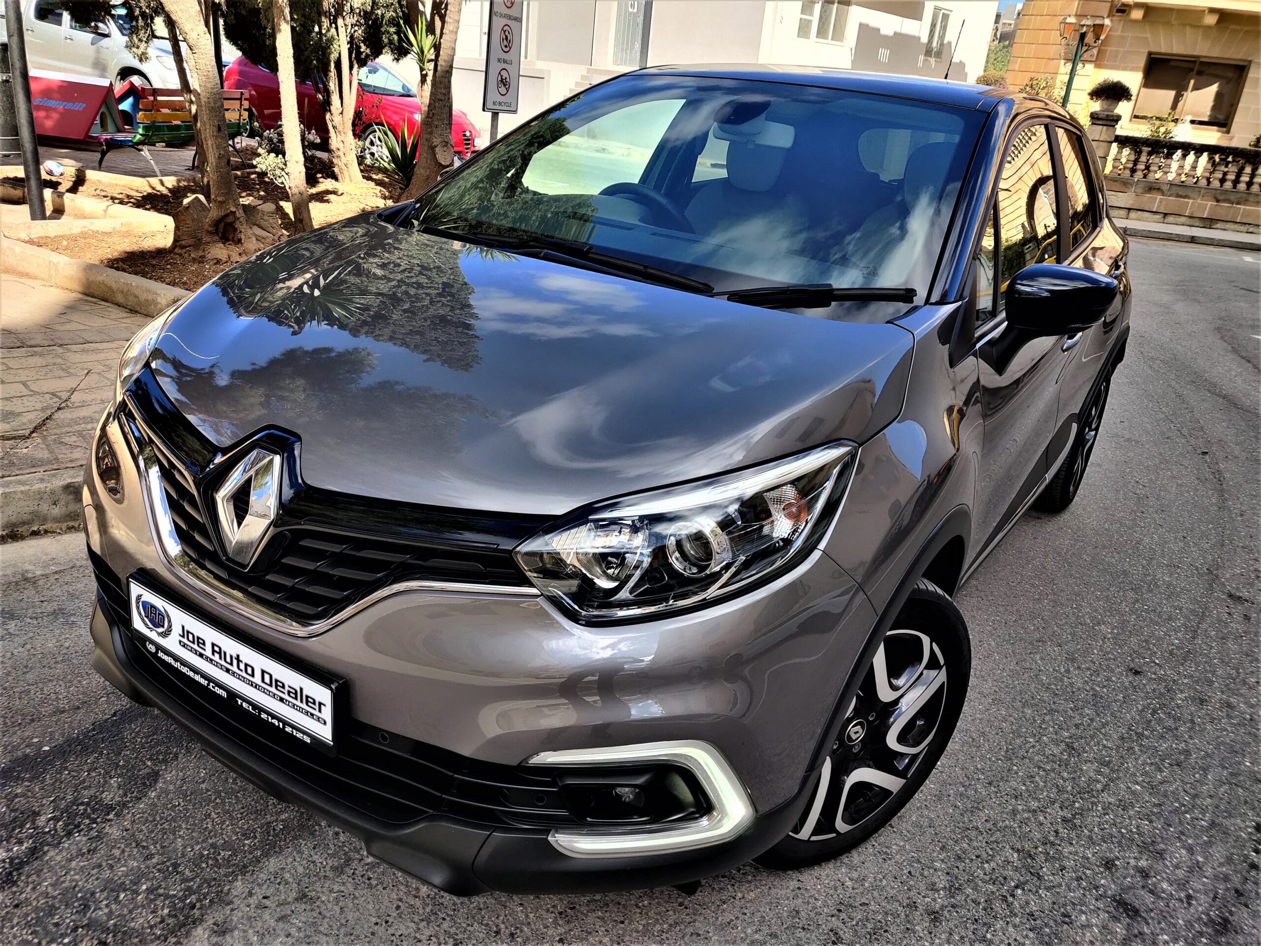 renault captur iconic model crossover 2018 machine premium gray and pearl black joe auto dealer